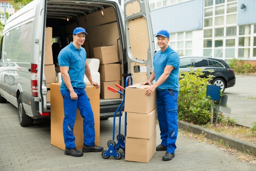Local moving vehicle suitable for Wandsworth streets and properties